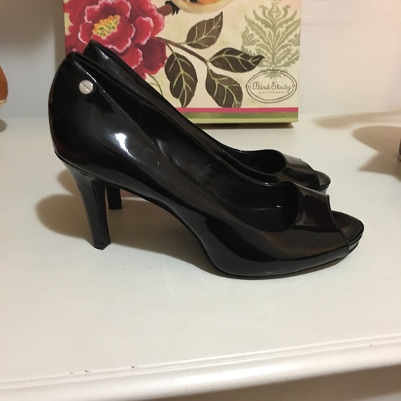 peep toe pumps canada